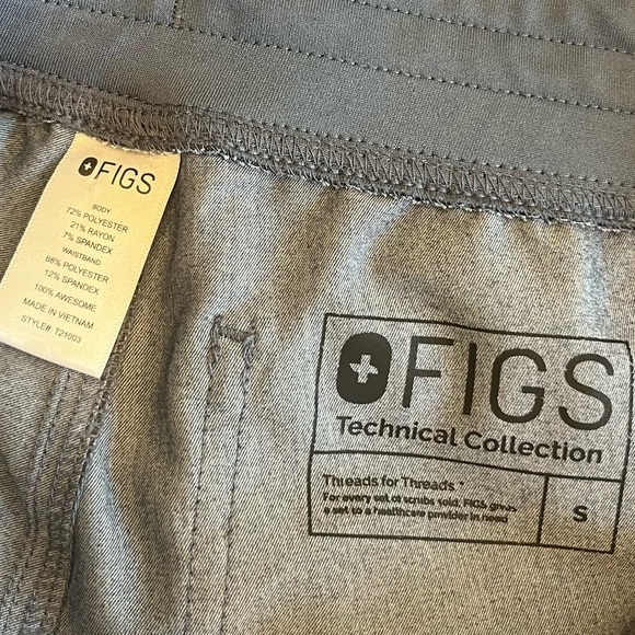 Figs Heathered Blue Scrub Set Size Small - Picture 7 of 8